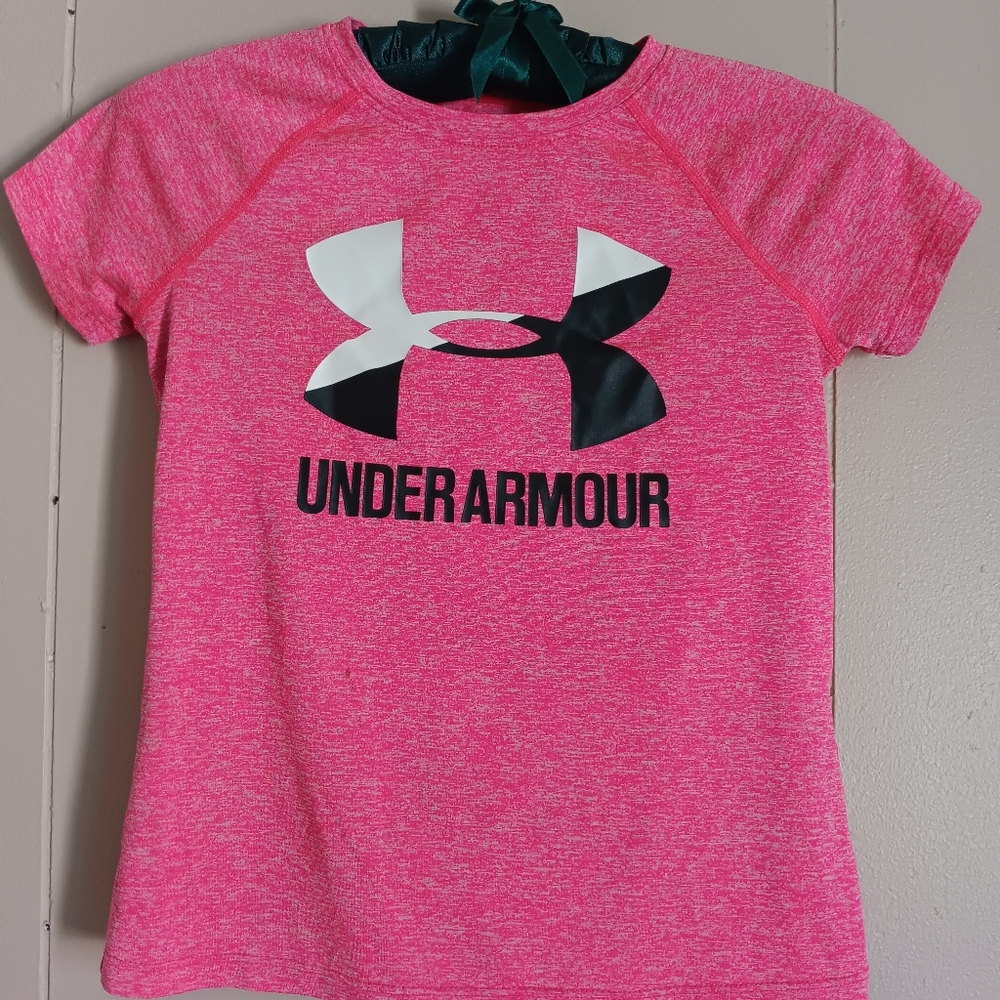 Girls size Ysm/Jp/Ch Under Armour Shirt